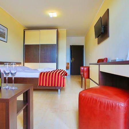 Apartman Studio Lux S Terasou Harmony V Thermal Parku Besenova S Vyhladom Na Bazeny 외부 사진