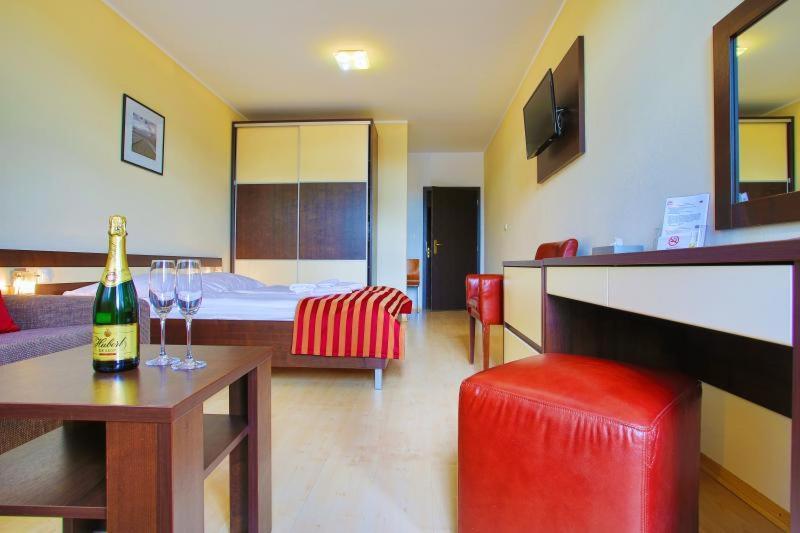 Apartman Studio Lux S Terasou Harmony V Thermal Parku Besenova S Vyhladom Na Bazeny 외부 사진
